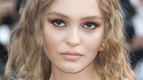 lily rose depp smokey eye.